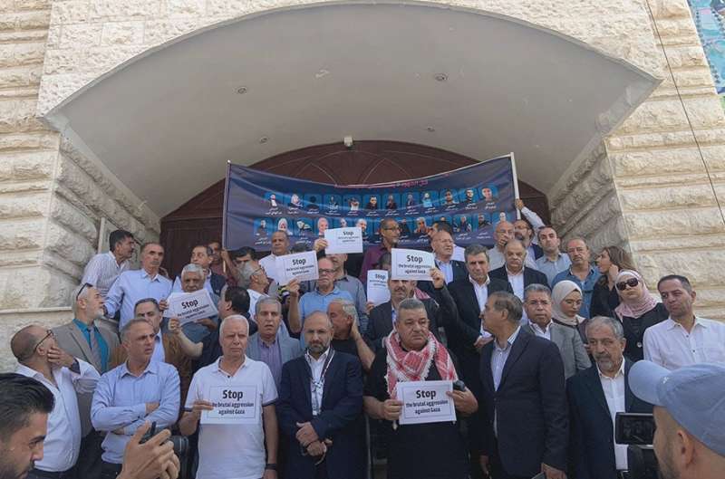صحفيون اردنيون يعتصمون تضامنا مع الزملاء في غزة: العدوان الغاشم عرّى الغرب ووسائل اعلامه