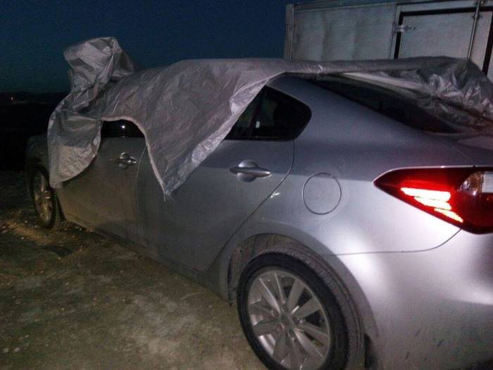 سرقت في عمان وعثر عليها الامن في الرصيفة ’سيارة إيزي رينتال’ - صور