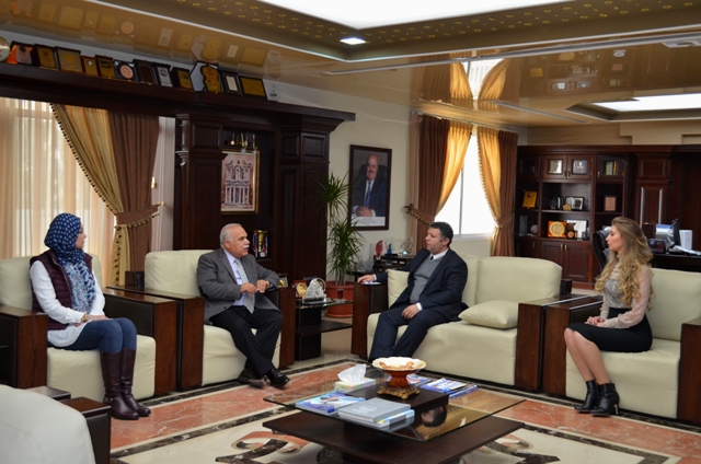 المستشار الثقافي التركي يزور جامعة عمان الأهلية