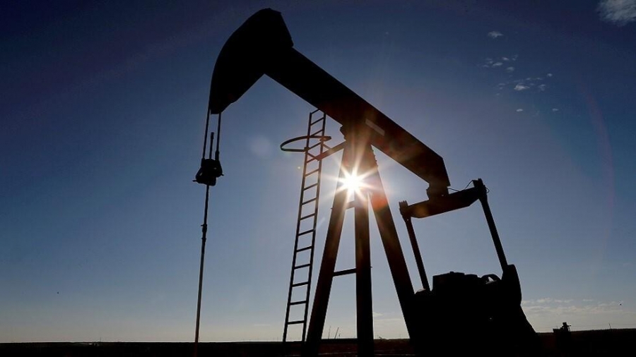 النفط يهبط ويتجه لأكبر خسارة أسبوعية