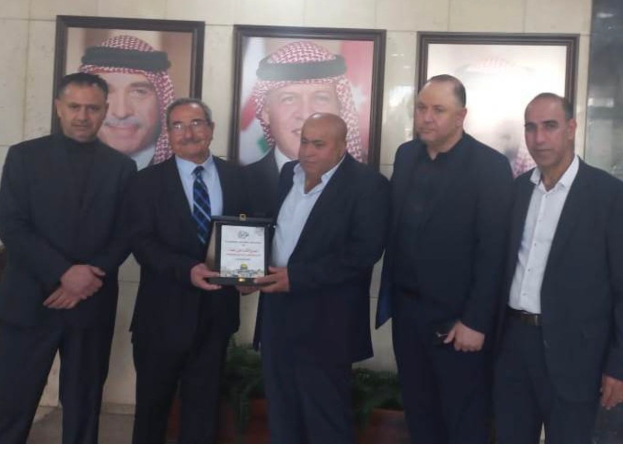 منظمة التحرير الفلسطينية تكرم  النائب خليل عطية  نائب  رئيس البرلمان العربي