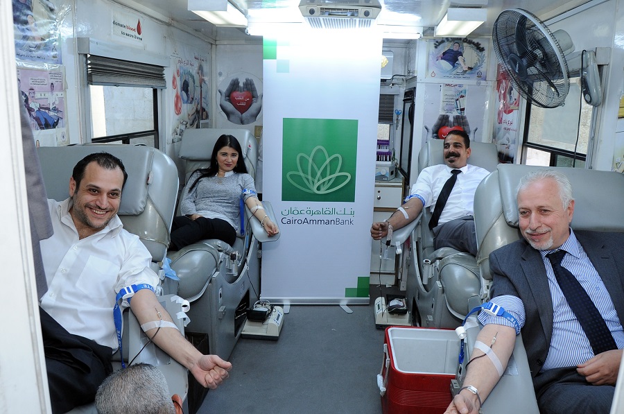 بنك القاهرة عمان ينظم حملة تبرع بالدم لموظفيه