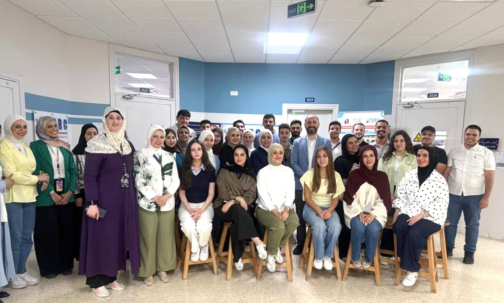 دورة تدريبية بمركز البحوث الدوائية والتشخيصية في عمان الاهلية حول الهندسة الطبية الحيوية
