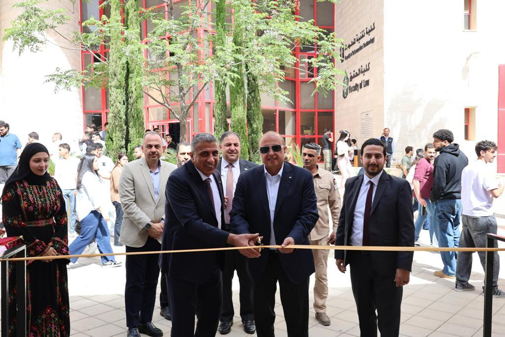 بالصور ... د. الحوراني يرعى يوم الابتكار في جامعة عمّان الأهلية بمشاركة شركات ريادية وتقنية